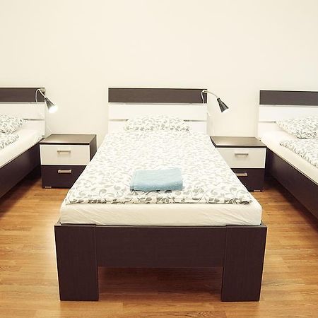 Hostel Folks Братислава Екстериор снимка