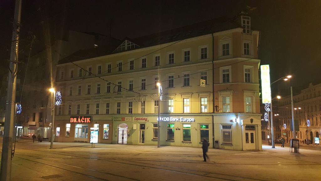 Hostel Folks Братислава Екстериор снимка