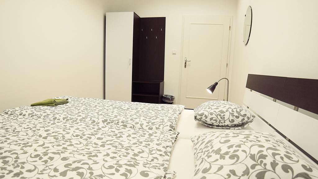 Hostel Folks Братислава Екстериор снимка