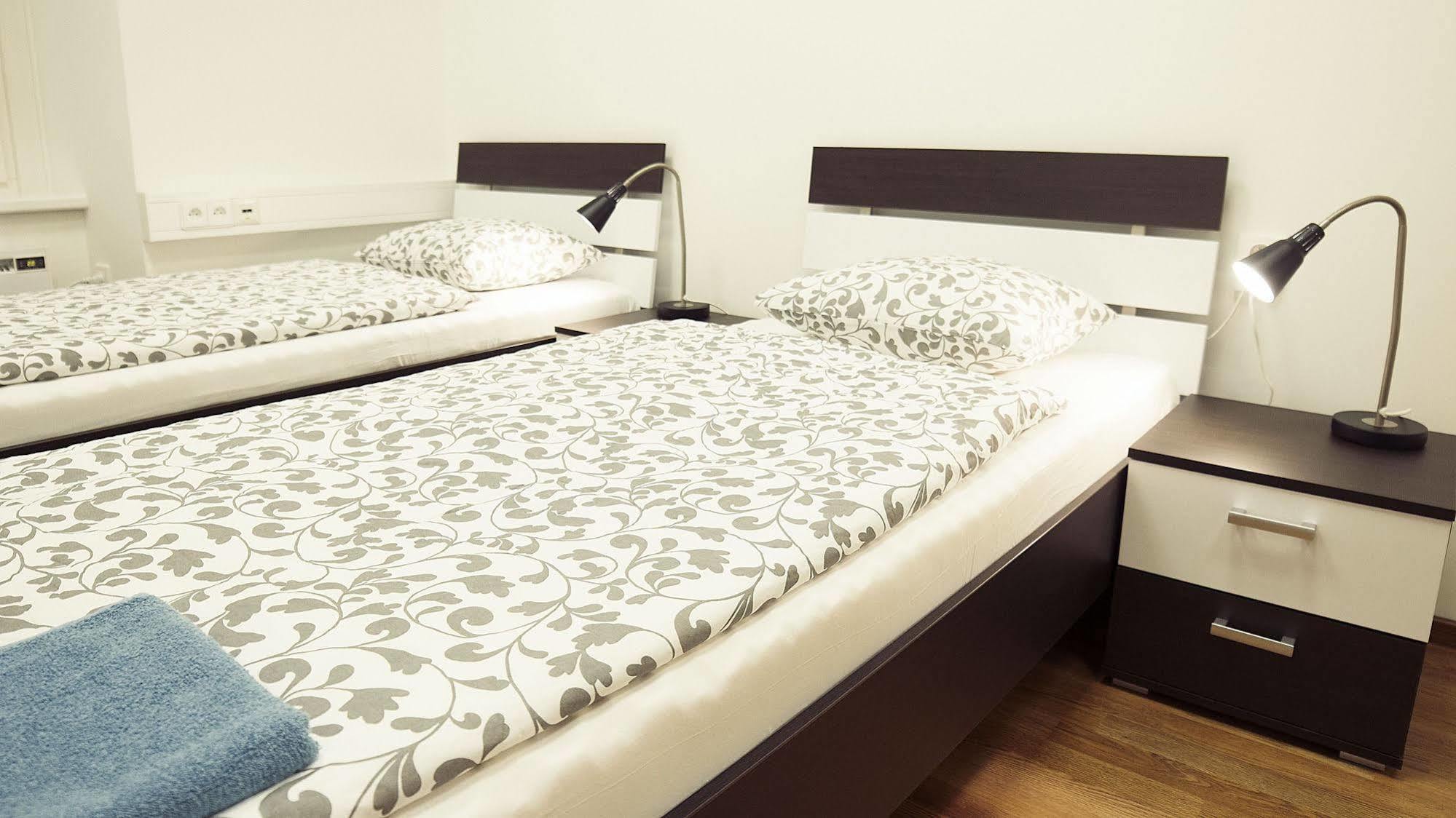 Hostel Folks Братислава Екстериор снимка